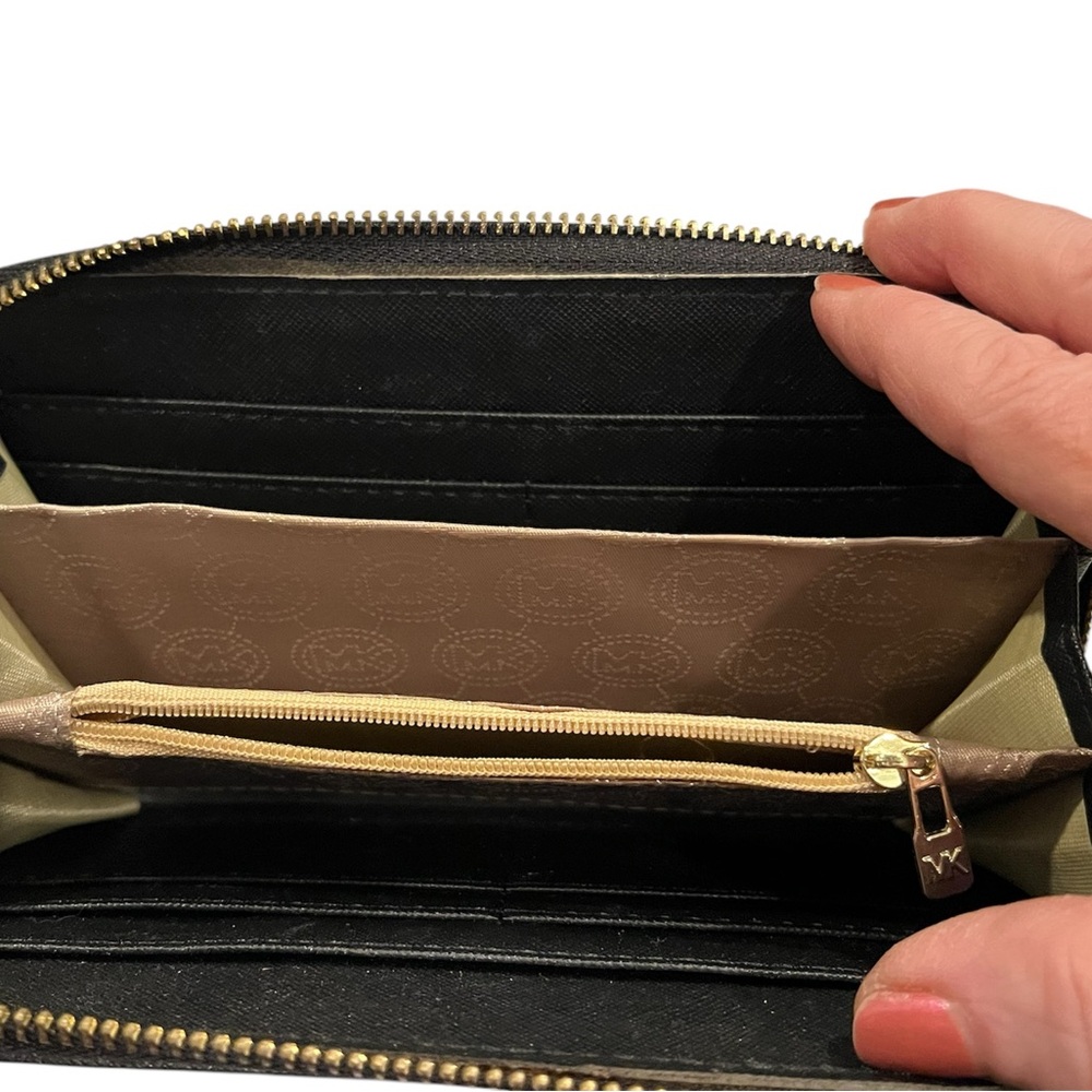 Michael Kors Black Wallet - Picture 3 of 3